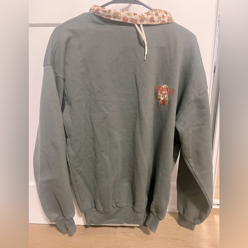 Vintage Prince Edward County Sweatshirt - Great Condition
